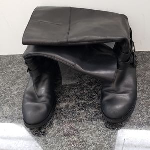 Women's black leather boots